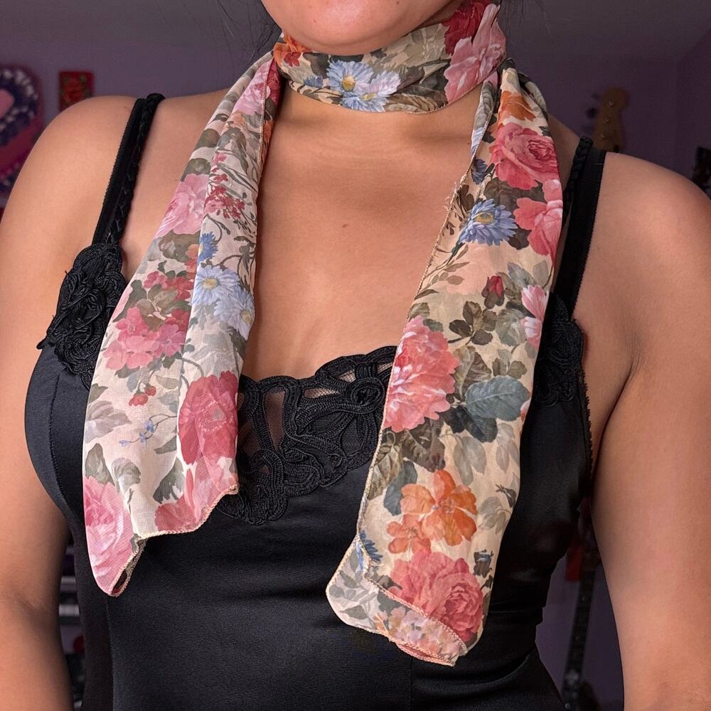 Vintage 80s / 90s sheer tan floral scarf